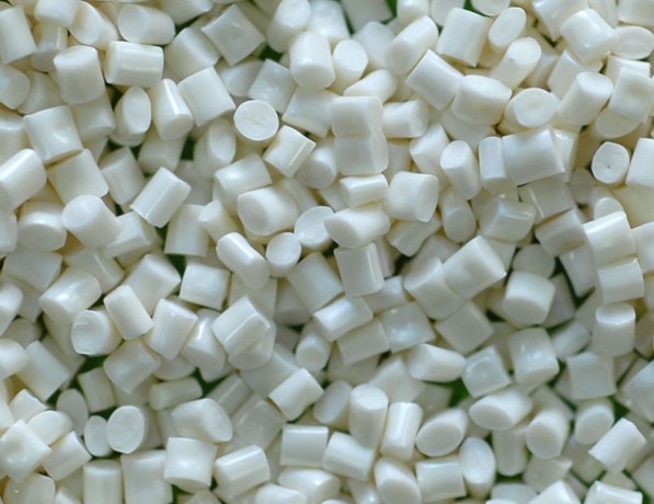 Полиэтилентерефталат гранулированный ПЭТФ-С-75 ГОСТ Р 51695-2000 фото